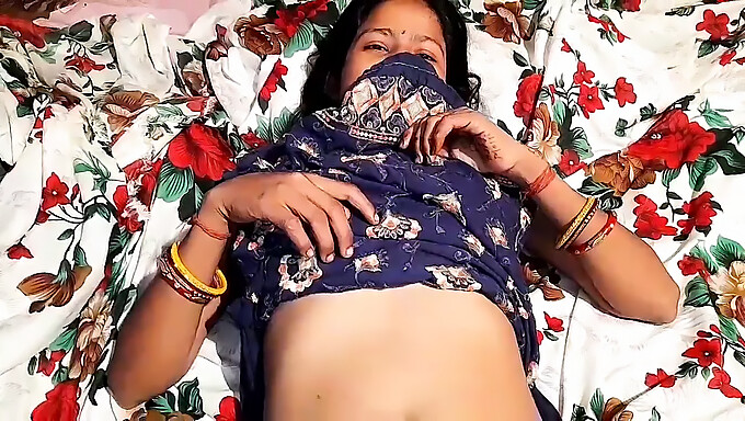 Une Jeune Indienne De 18 Ans Se Fait Baiser En Cowgirl