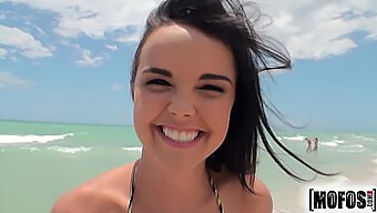 Dillion Harper'In Ilk Anal Deneyimini Bu Solo Videoda Izleyin