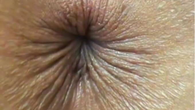 Dekat Dan Pribadi: Anal Close-Up Dengan Lubang Pantat Yang Berkedip