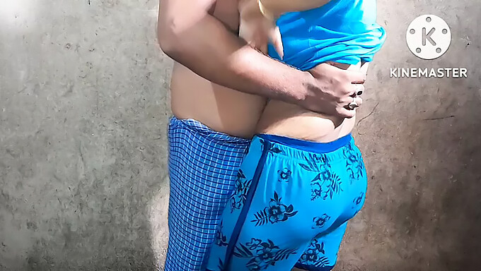 Gros Seins Et Conversation Sale Dans Cette Vidéo De Demi-Frère Et Demi-Sœur Indienne