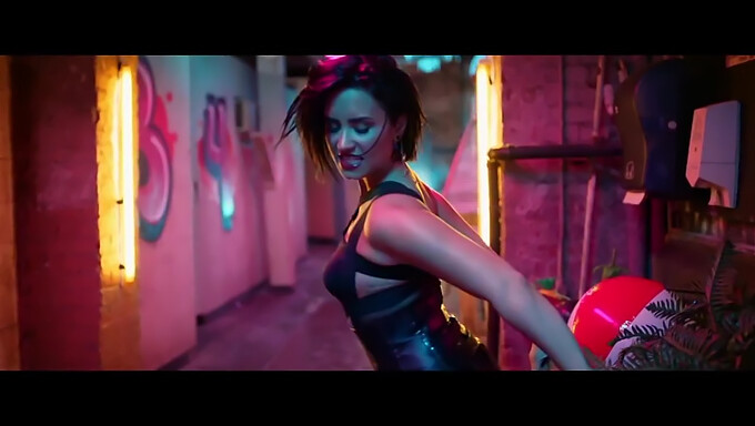 Cel Mai Tare Videoclip De Vară Al Lui Demi Lovato: Cel Mai Vizionat Și Transparent