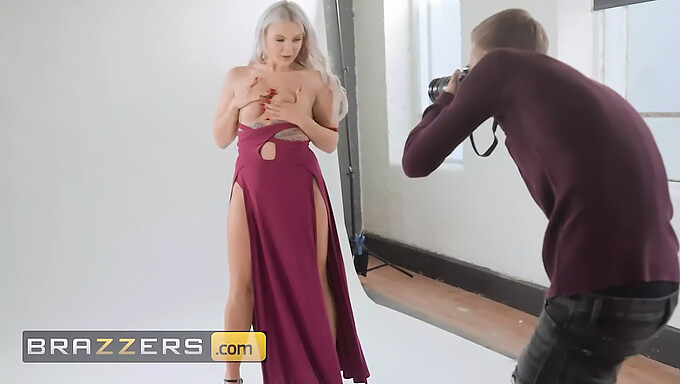 Lana Roses Intima Fotografering Med Danny D Förvandlas Till Ett Vilt Möte