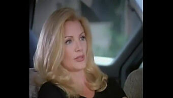 Performanța Sufocantă A Lui Shannon Tweed Într-Un Film Softcore